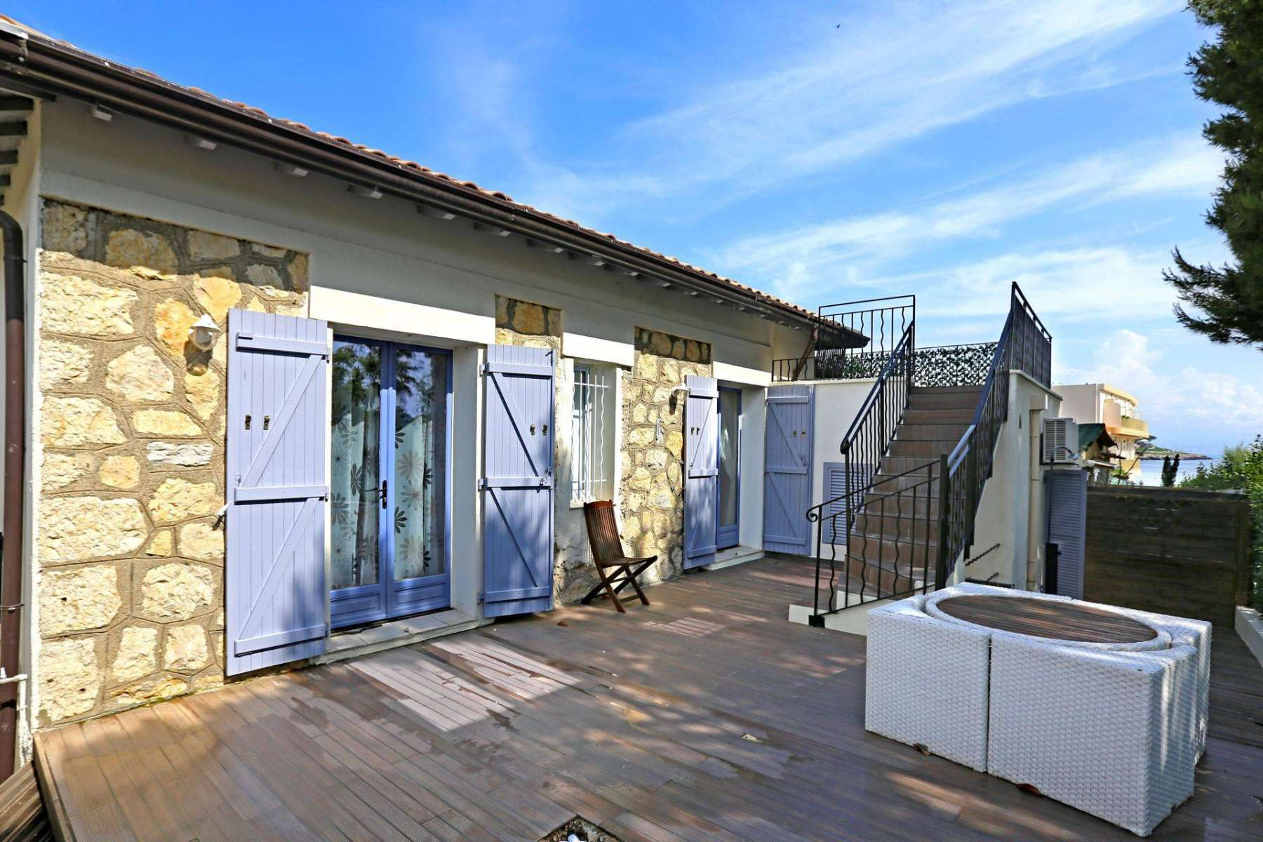 Charming Provençal Villa 50m from La Garoupe Beach