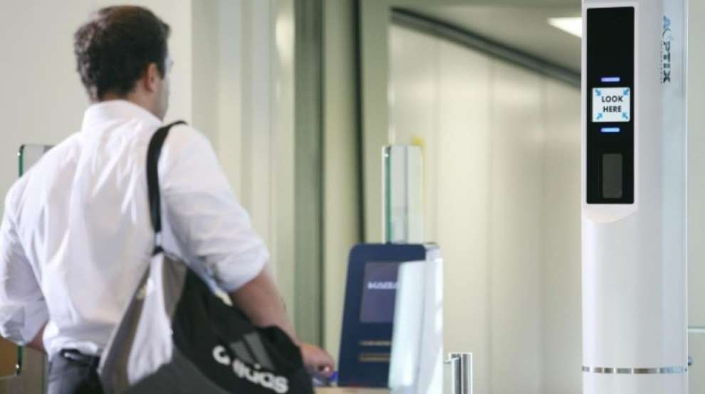 Аэропорт Ниццы запускает систему распознавания лиц