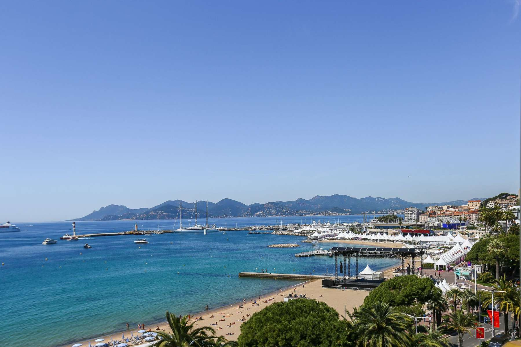 Cannes Croisette Top Floor Triplex with Panoramic Sea Views
