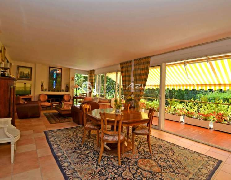 Prestigious villa at Cap d'Antibes - ref 1402