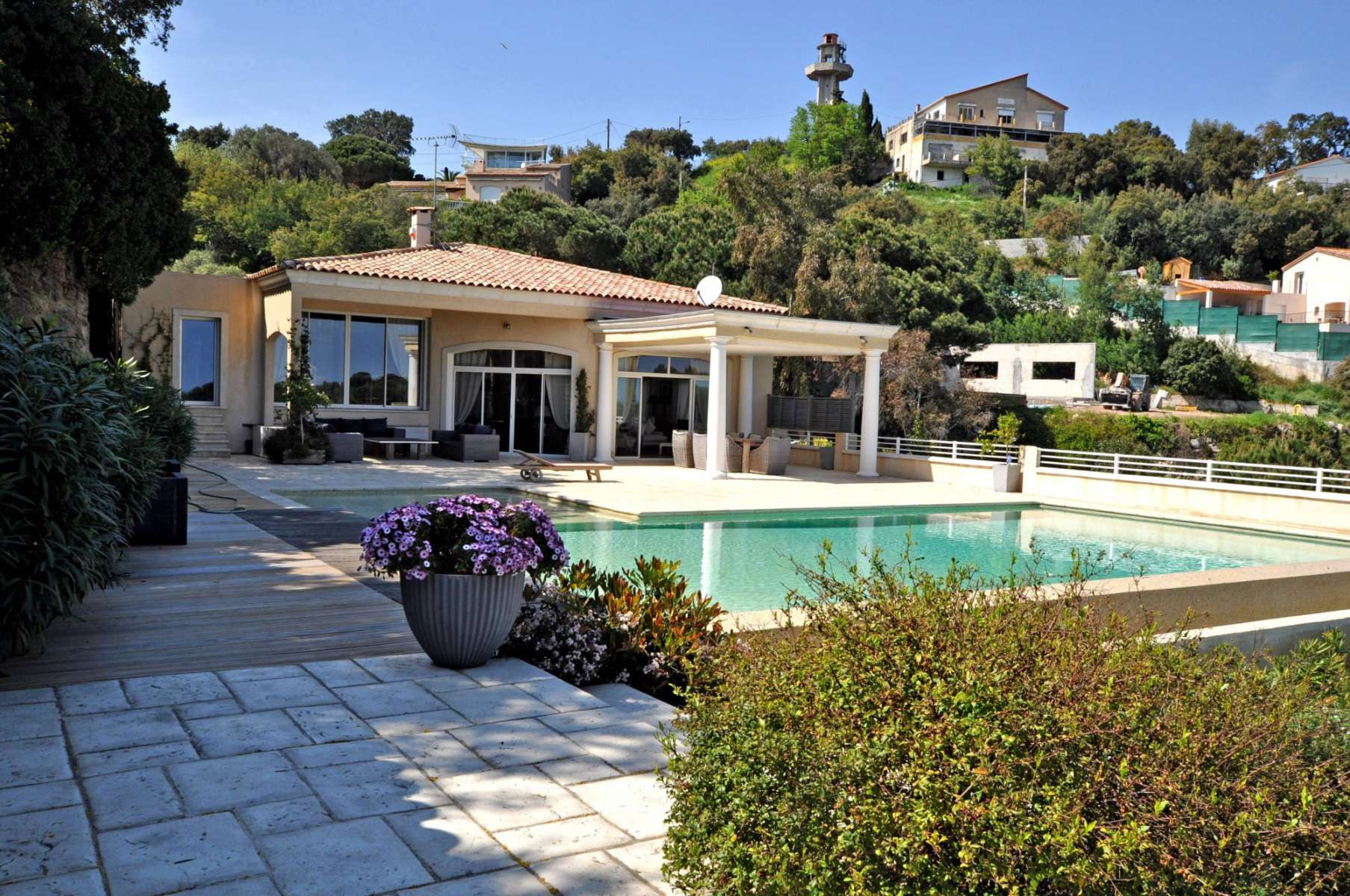 Location d'une villa de luxe vue mer à Cannes