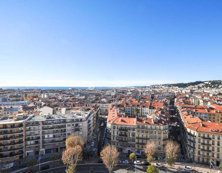 Flat on the top floor of bourgeois palace in Nice - ref 6014