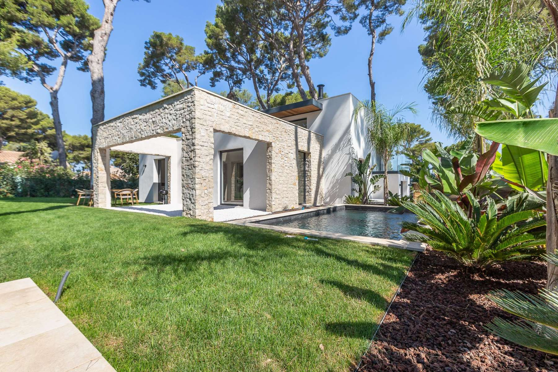 New Villa in Cap d'Antibes near Beach and Bacon Restaurant