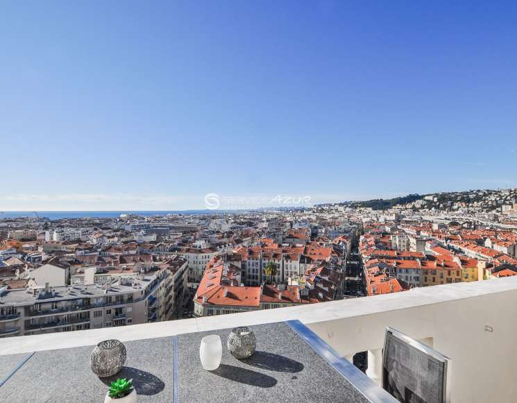Flat on the top floor of bourgeois palace in Nice - ref 6014