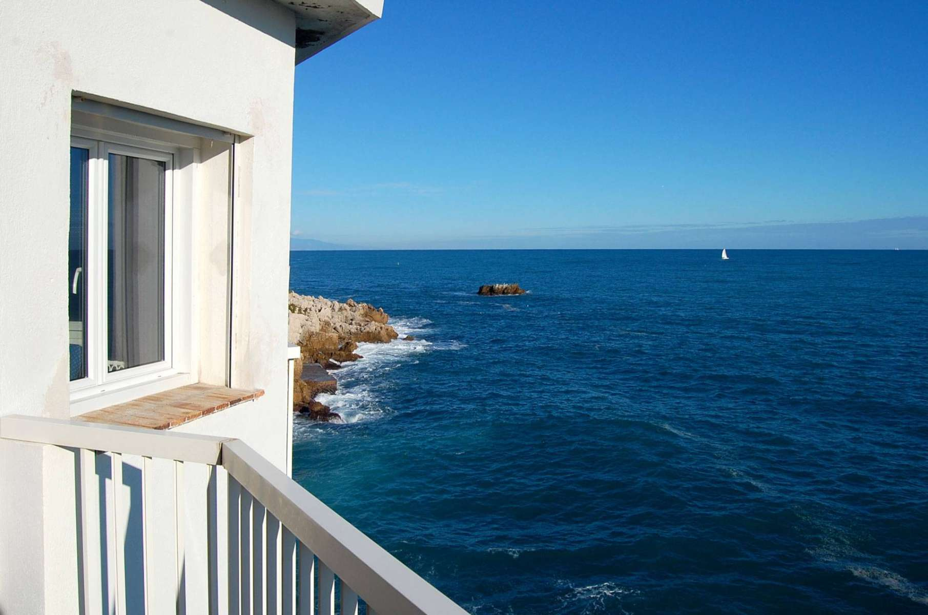 Waterfront villa for rent in Cap d'Antibes