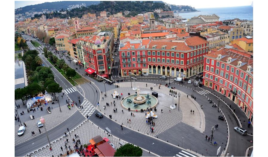 Иностранные туристы все больше и больше выбирают Ниццу 