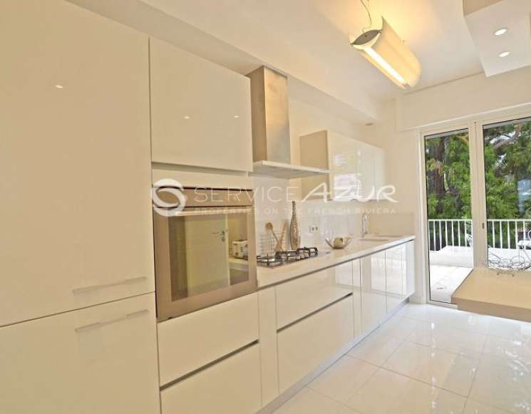 Rent sea view roof top apartment in Nice - ref 6006