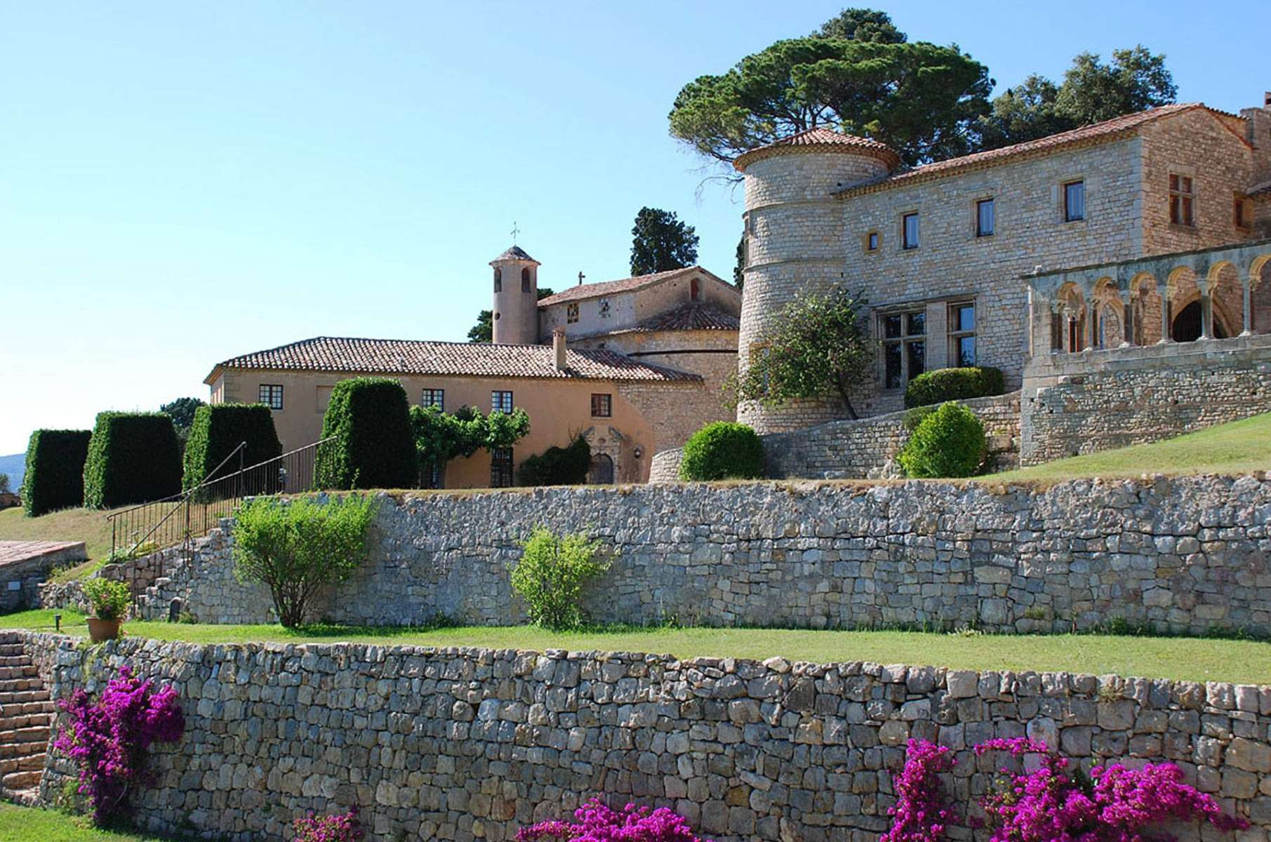 Castle for rent in Cannes