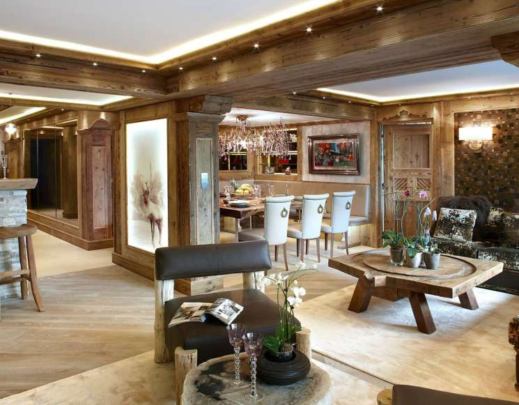Chalet au cœur de la station de ski de Courchevel à 150 mètres des pistes - ref 4609