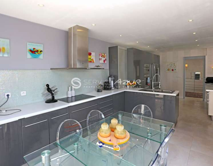 Rent modern house in Saint-Maxime with beautiful sea view - ref 2322