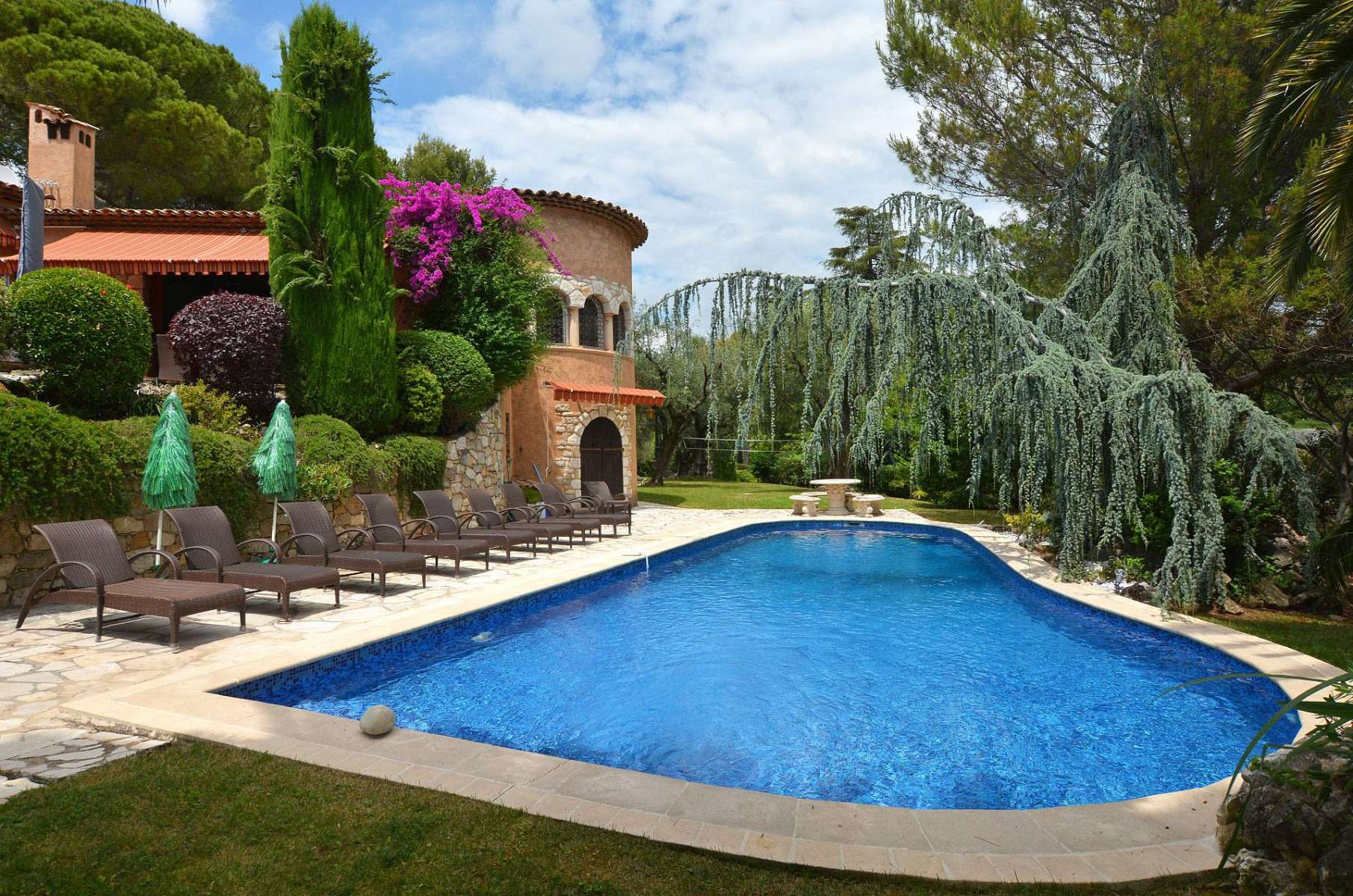 Villa with garden for rent in La Gaude Cagnes sur Mer