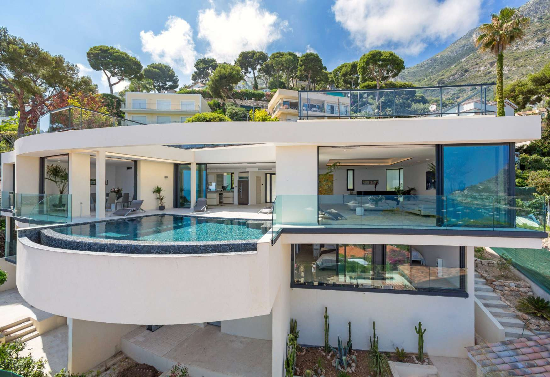 Contemporary villa to rent, Eze sur Mer