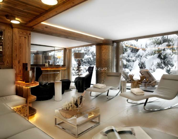 Chalet au cœur de la station de ski de Courchevel à 150 mètres des pistes - ref 4609