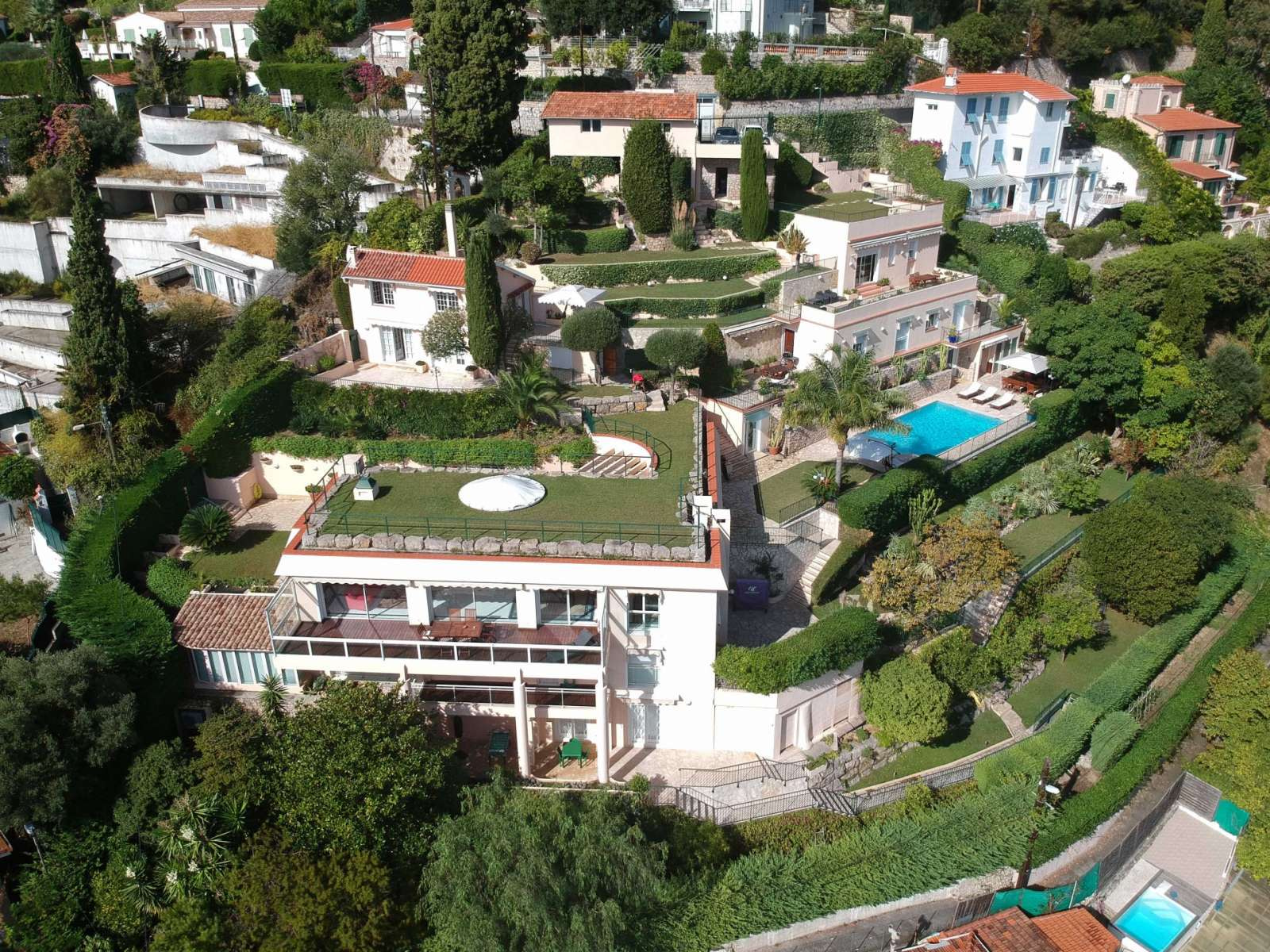 Spacious Three-Building Estate in Roquebrune-Cap-Martin with Sea Views