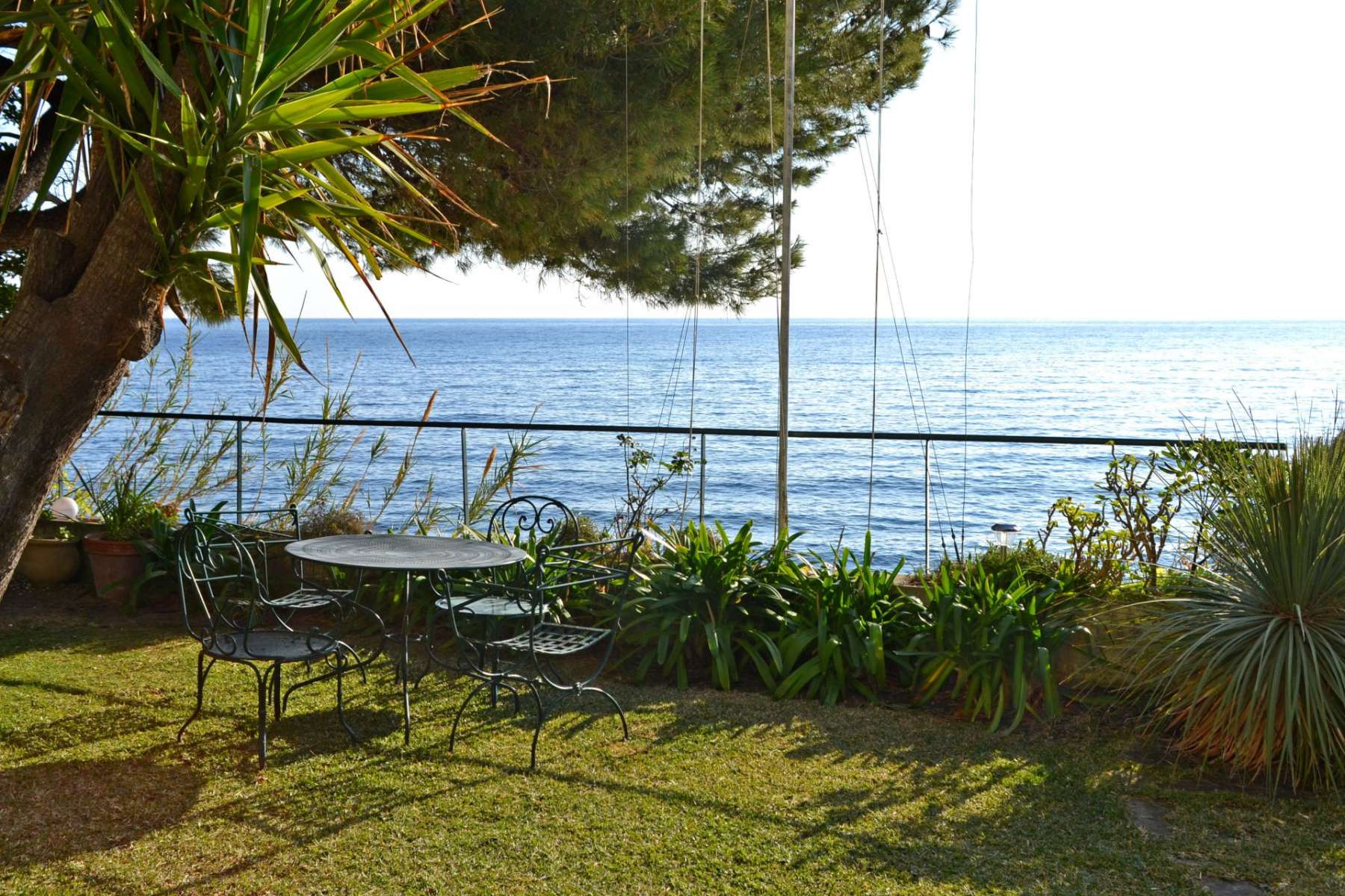 Villa for rent in Beaulieu-sur-Mer with an access to the beach
