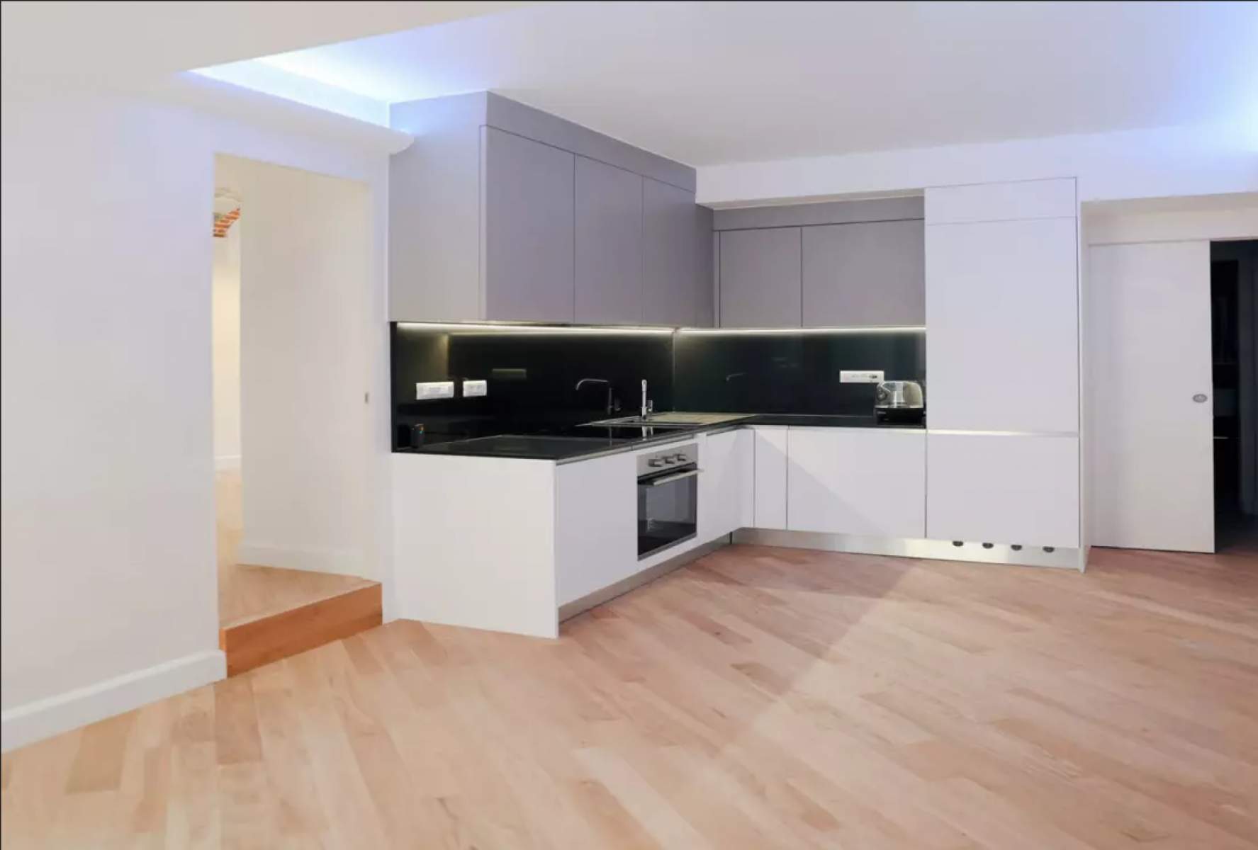 Beautifully Renovated 3/4-Room Apartment in the Heart of Monaco-Ville