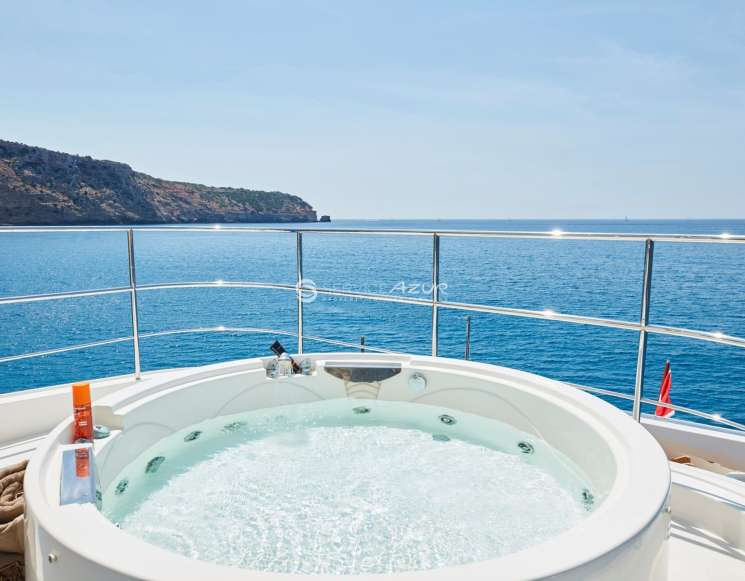 Аренда яхты Ferretti 108