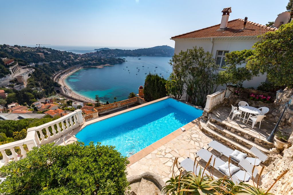 Three-level villa in Villefranche-sur-Mer with panoramic sea views
