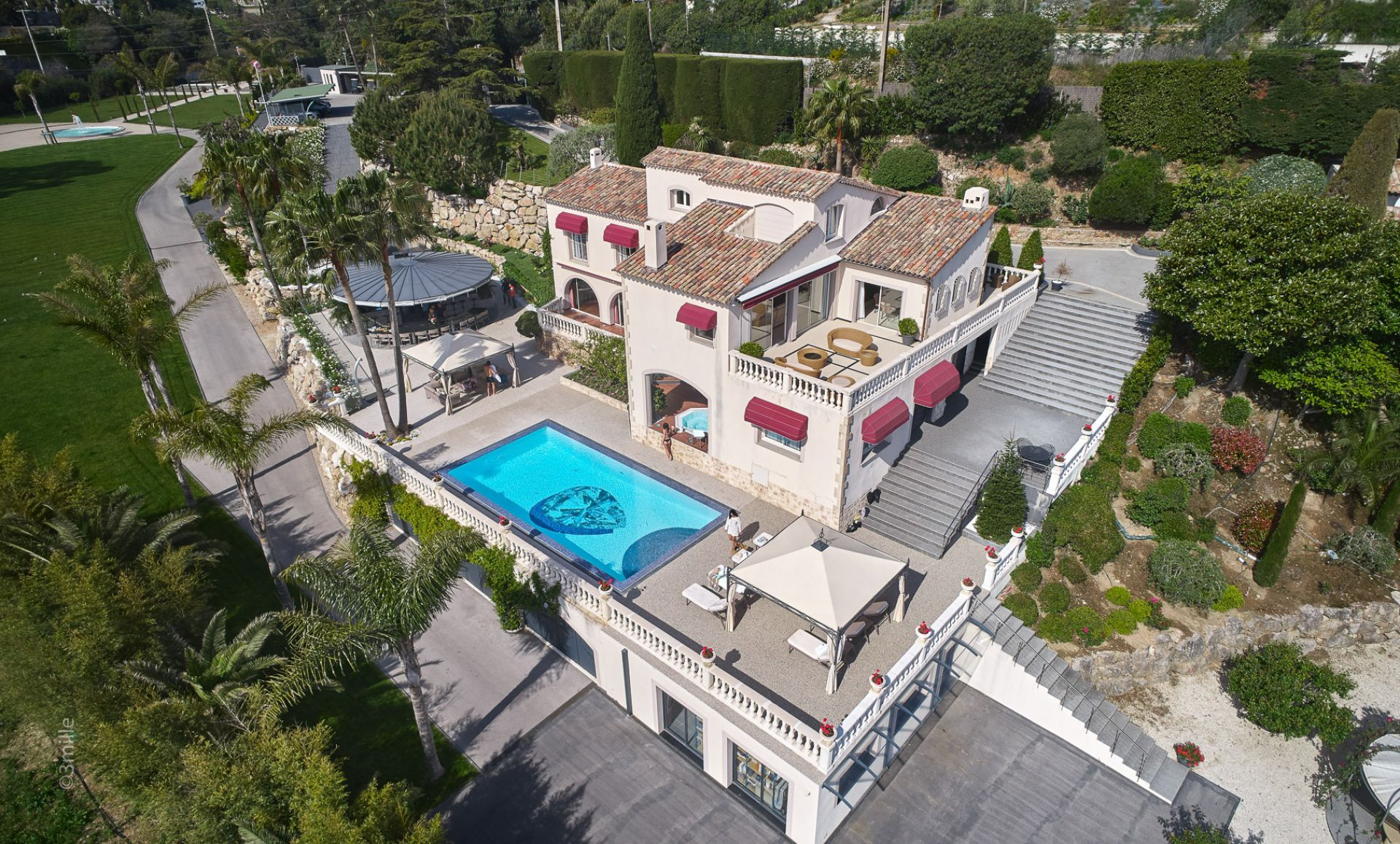 Super Cannes Modern Villa with Captivating Mediterranean Views