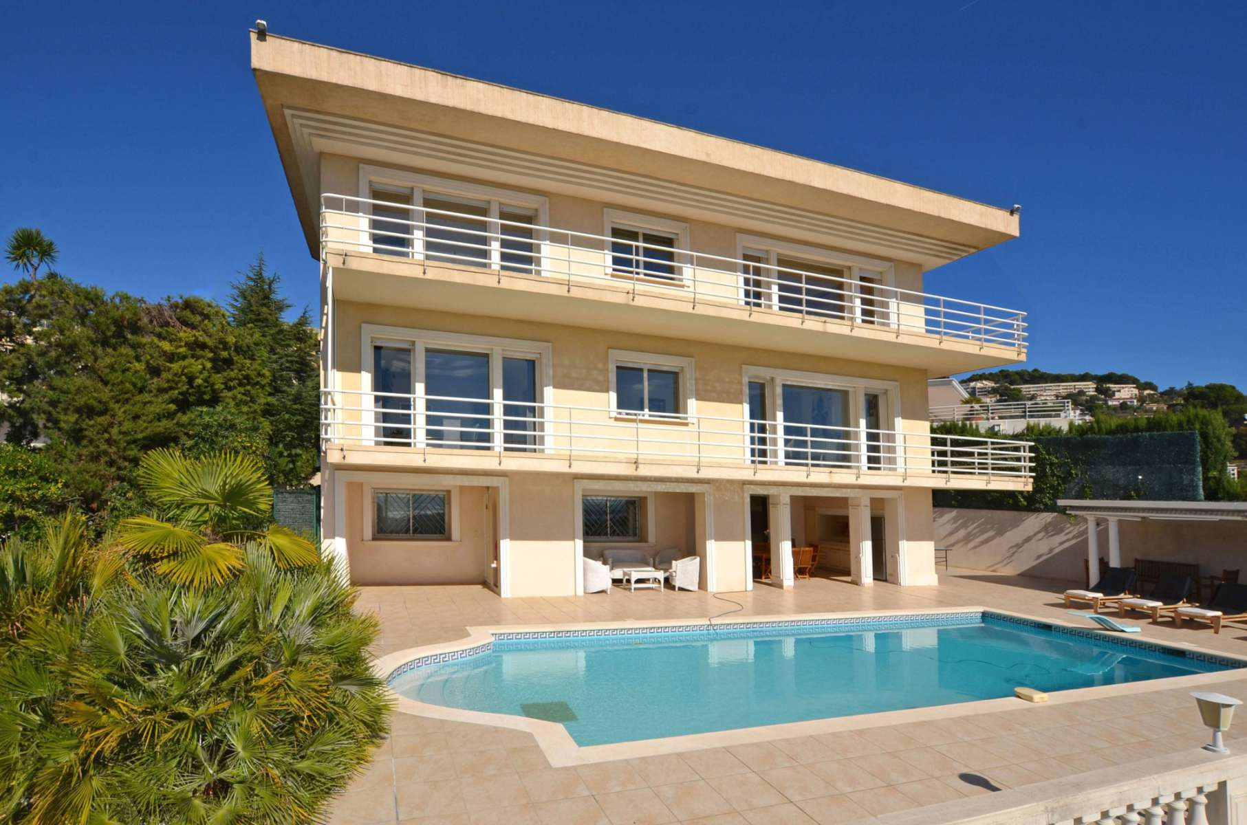 Villa with panoramic view for sale in Cannes