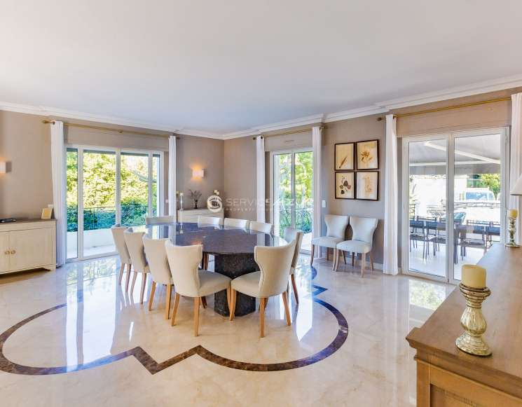 Luxury property in Cap d'Antibes few meters from the sea with pool and tennis - ref 1418