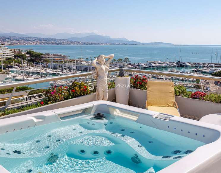 Апартаменты с панорамным видом на море в Marina Baie des Anges - ref 6004