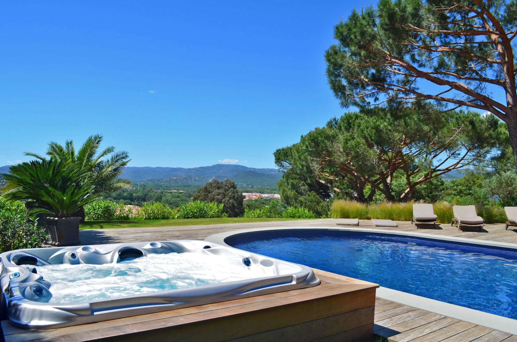 Modern house for rent close to Saint-Tropez