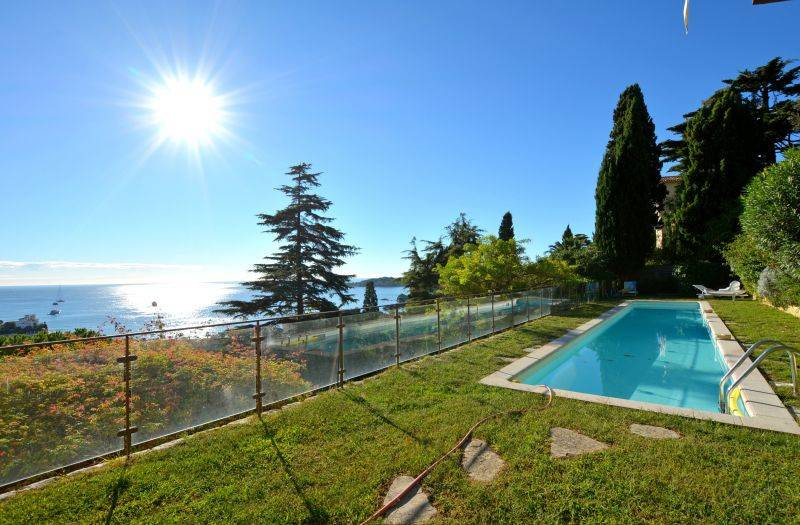 Sea view villa for rent in Beaulieu-sur-Mer