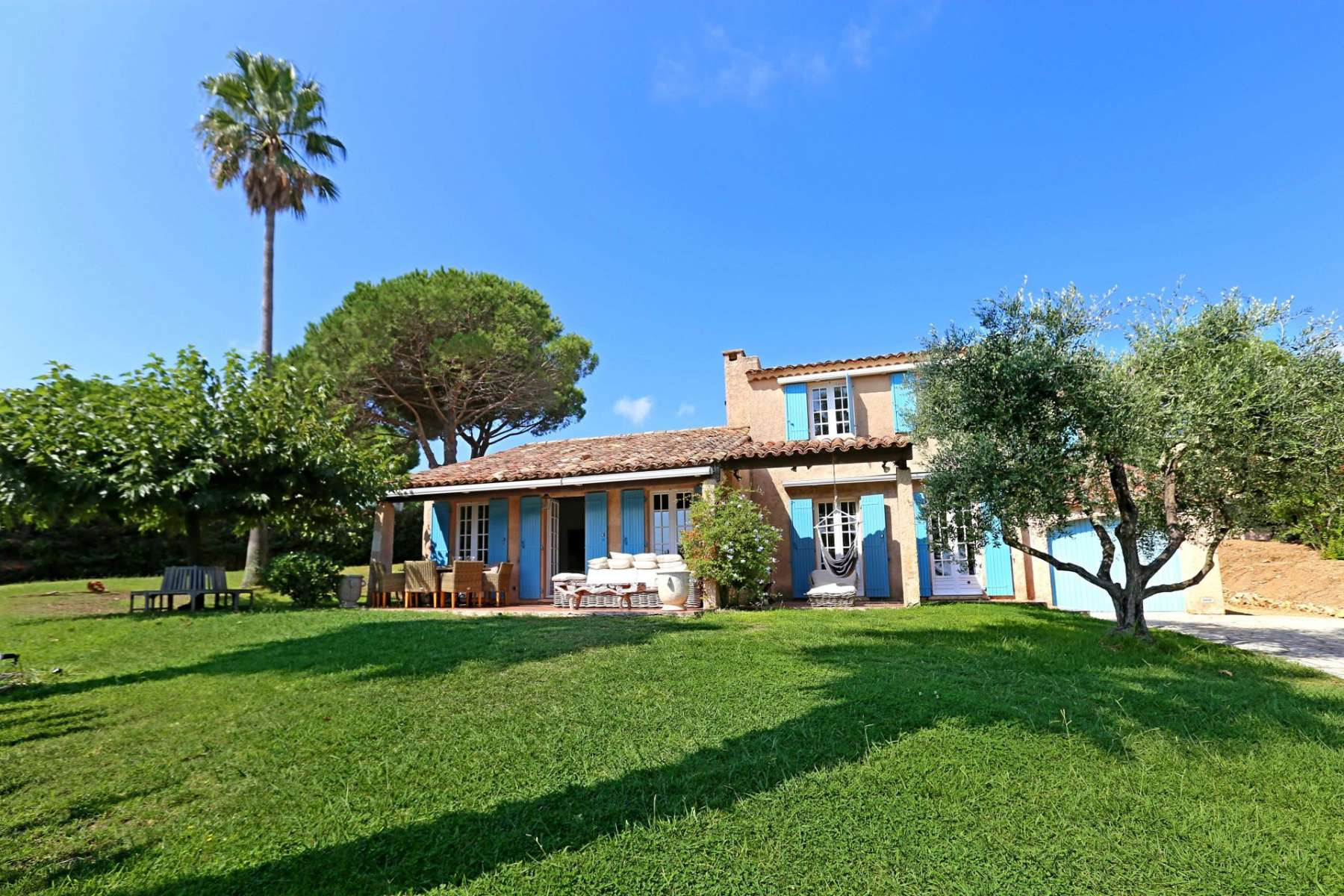 Rent villa in Saint-Tropez 200 meters to the sea