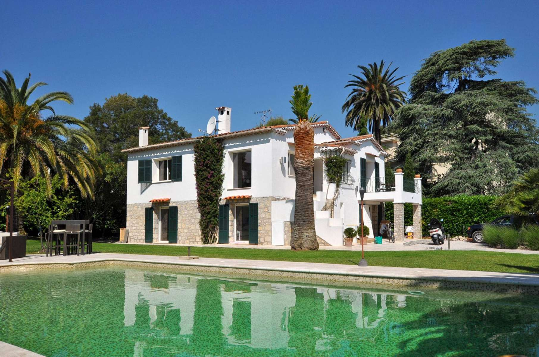 Villa in Cap d'Antibes Just 200 meters from Plage Salis