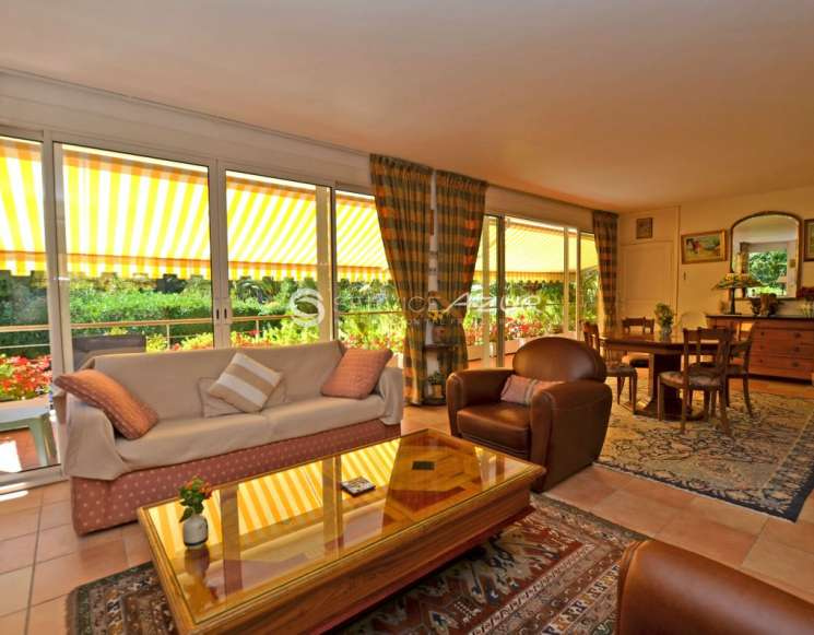 Prestigious villa at Cap d'Antibes - ref 1402