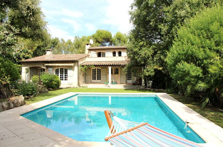 Cozy provençal style villa to lease in Mougins