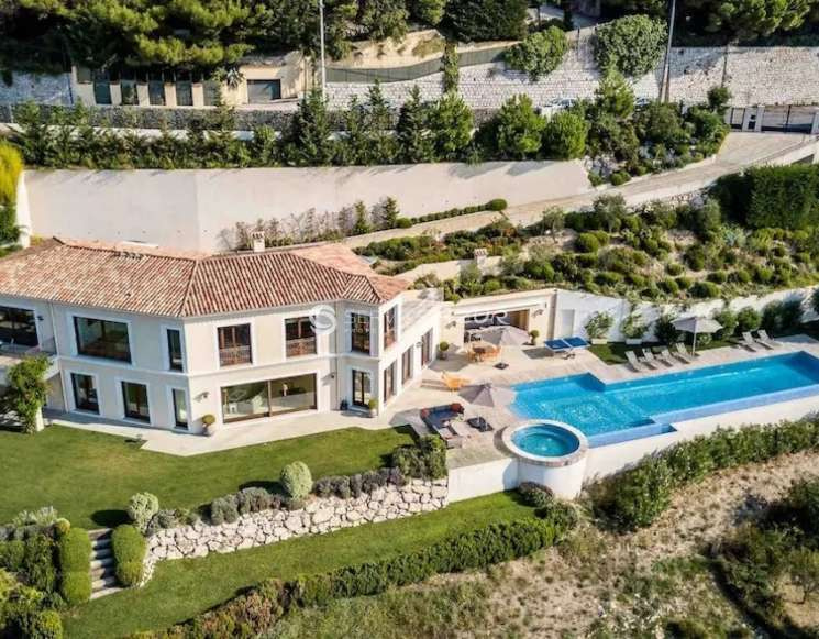 New villa with stunning views of the sea and Cap Ferrat - ref 3013