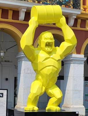 Гигантские звери в Ницце