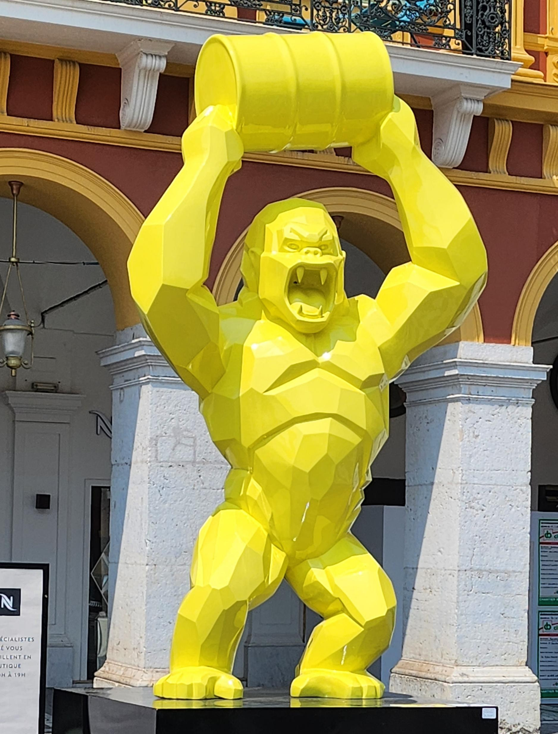 Гигантские звери в Ницце