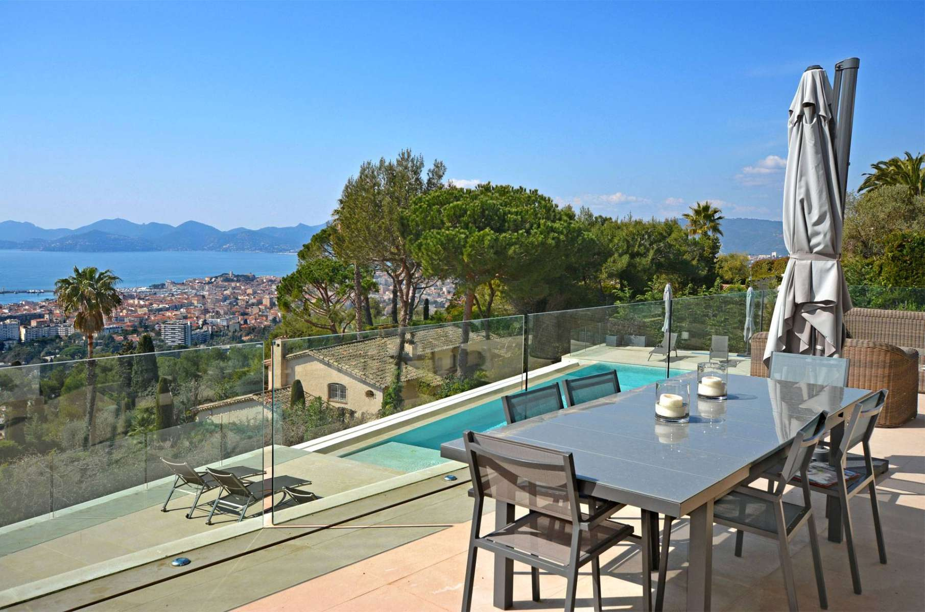 Modern luxury villa for rent in Cannes