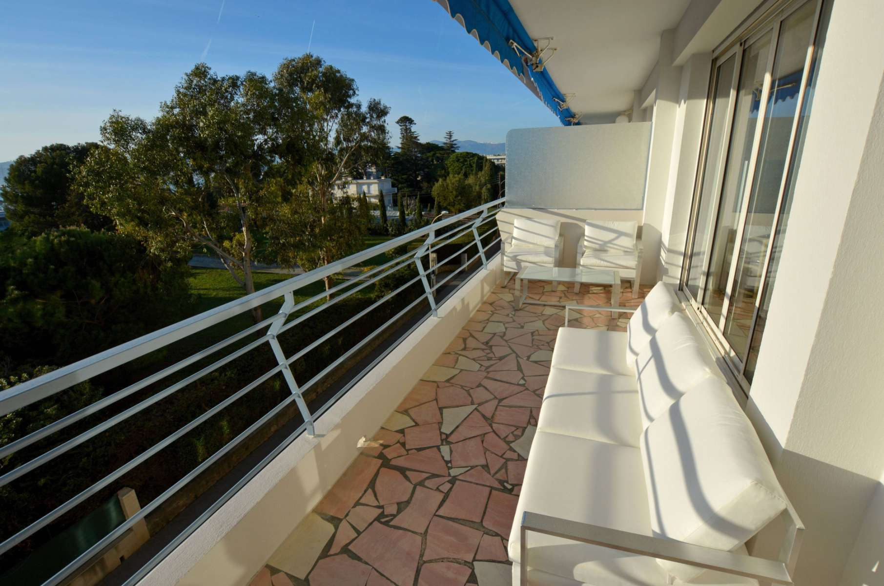 Sea view apartment for rent in Cap d'Antibes