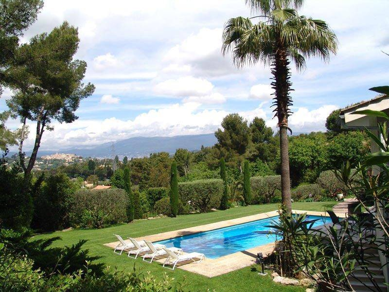 Luxury villa in the California style to rent at Mougins