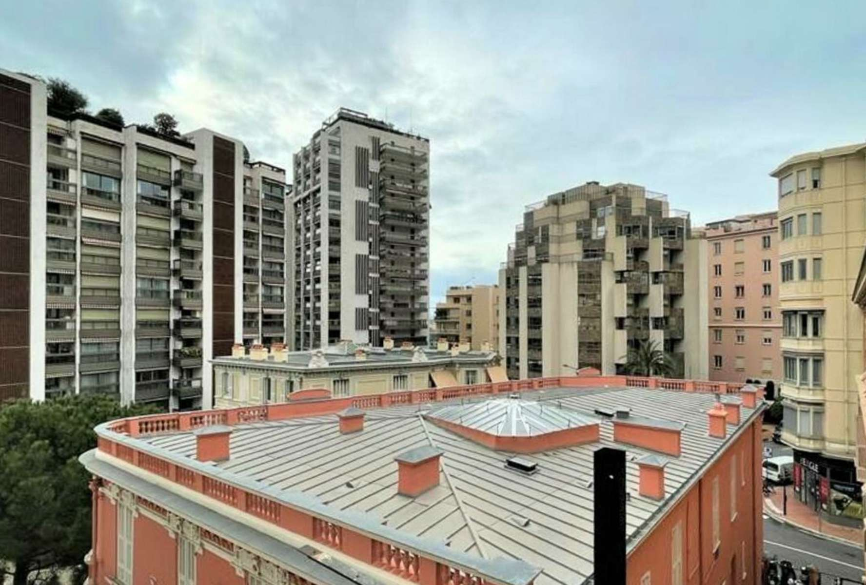 4-комнатные апартаменты в Золотом Квадрате в Монако