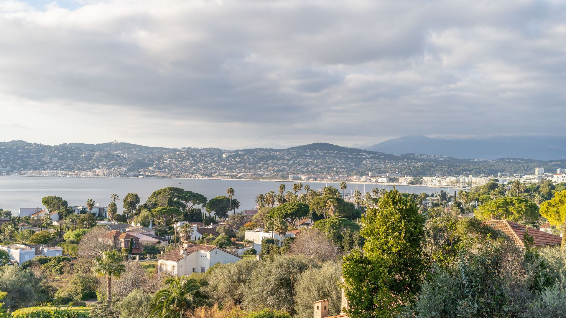 Апартаменти 4 спальні з видом на море в Кап д'Антіб