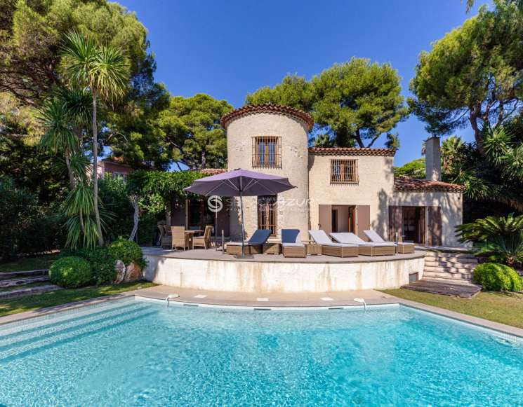 Lovely villa at Saint-Jean-Cap-Ferrat - ref 1071