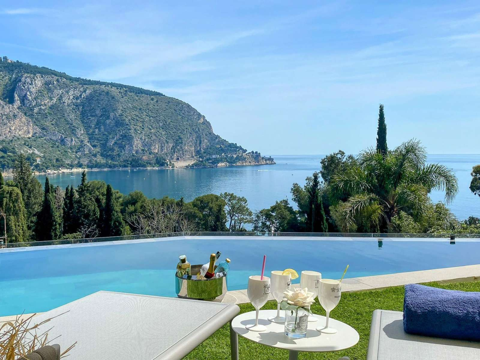 Sea View Villa in Eze with Direct Beach Access