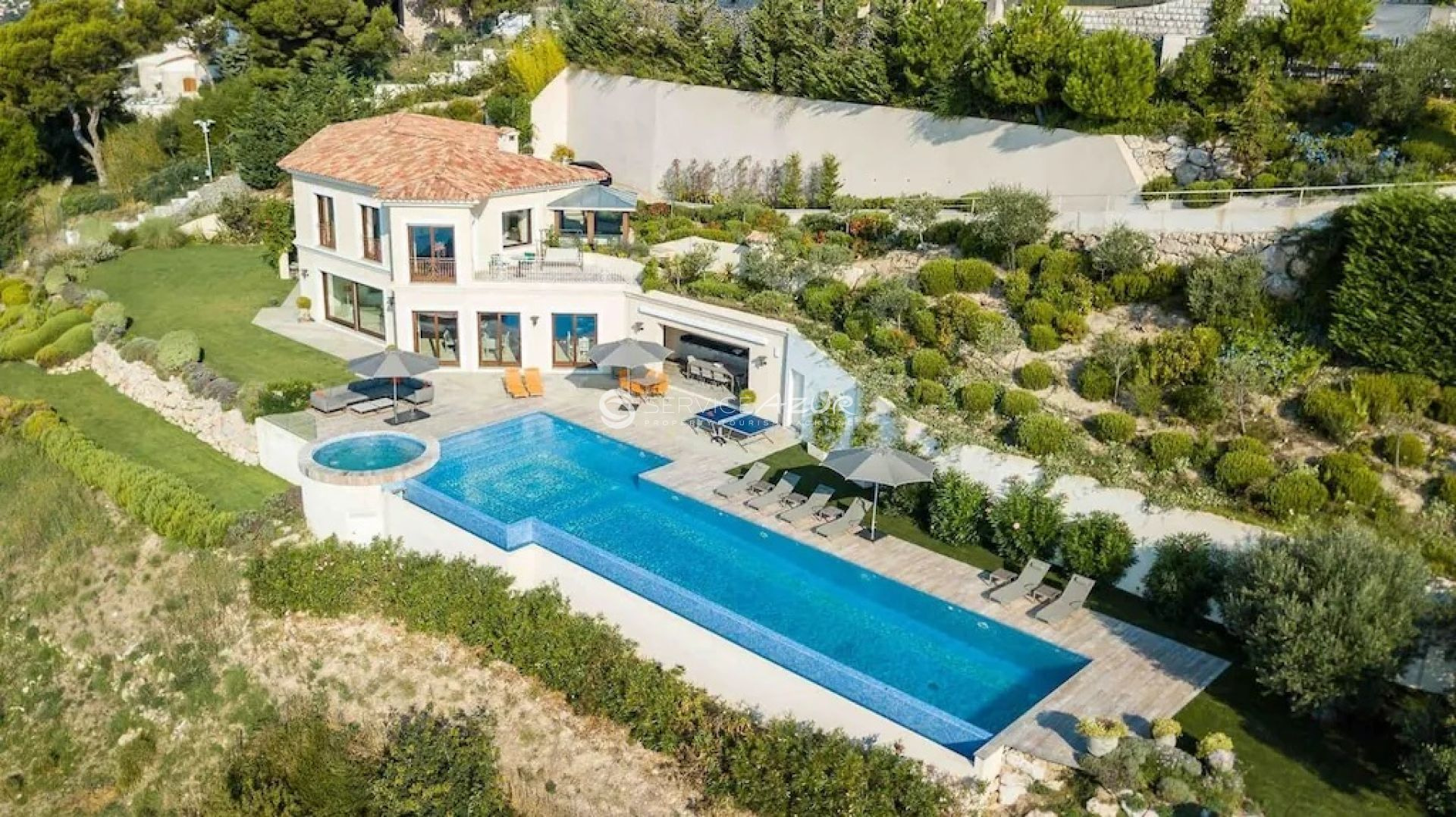 New villa with stunning views of the sea and Cap Ferrat