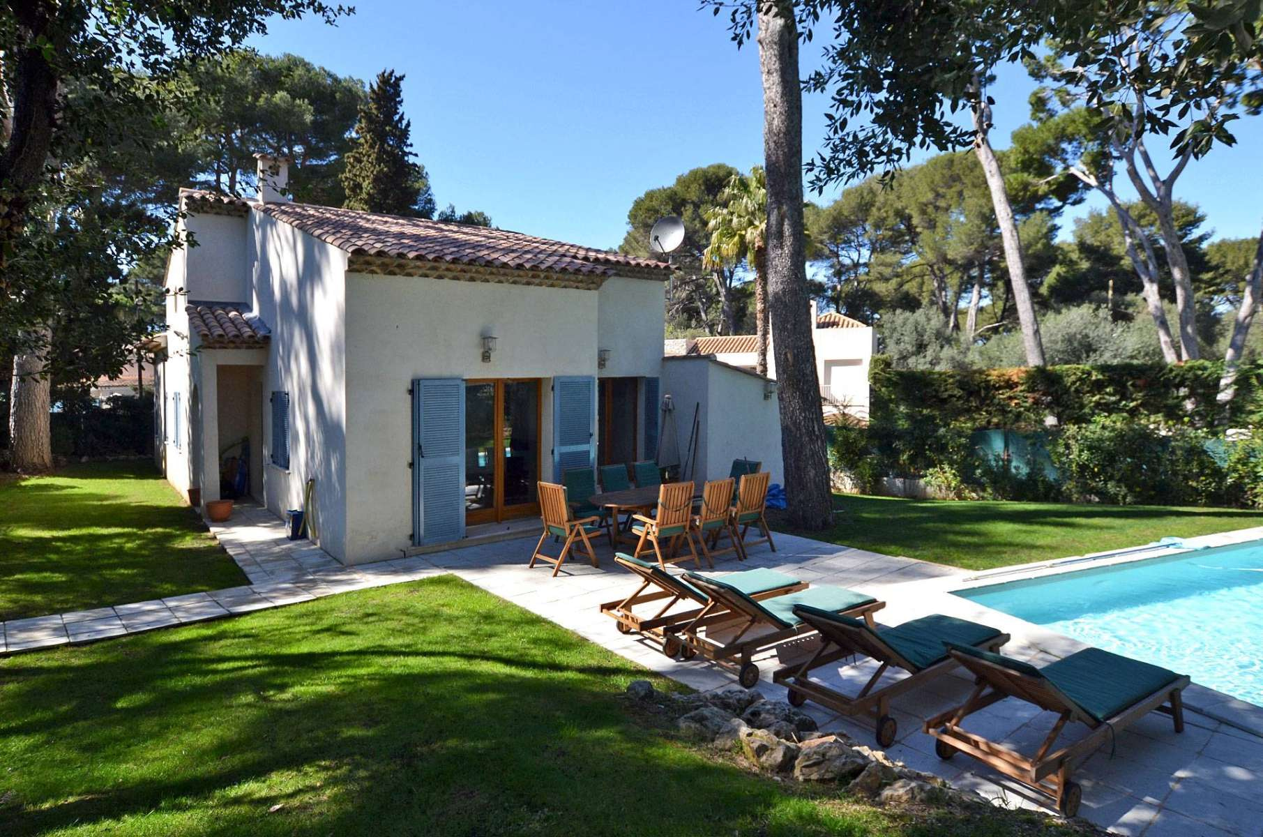 Villa for rent in quiet area in Cap d'Antibes