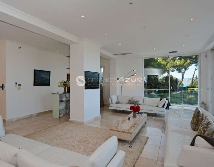 Contemporary villa at Cap d'Antibes - ref 1424