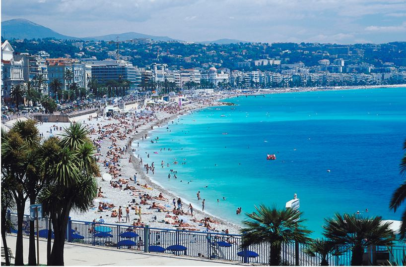 Ницца названа «самым дорогим и интересным» пляжным курортом Европы 