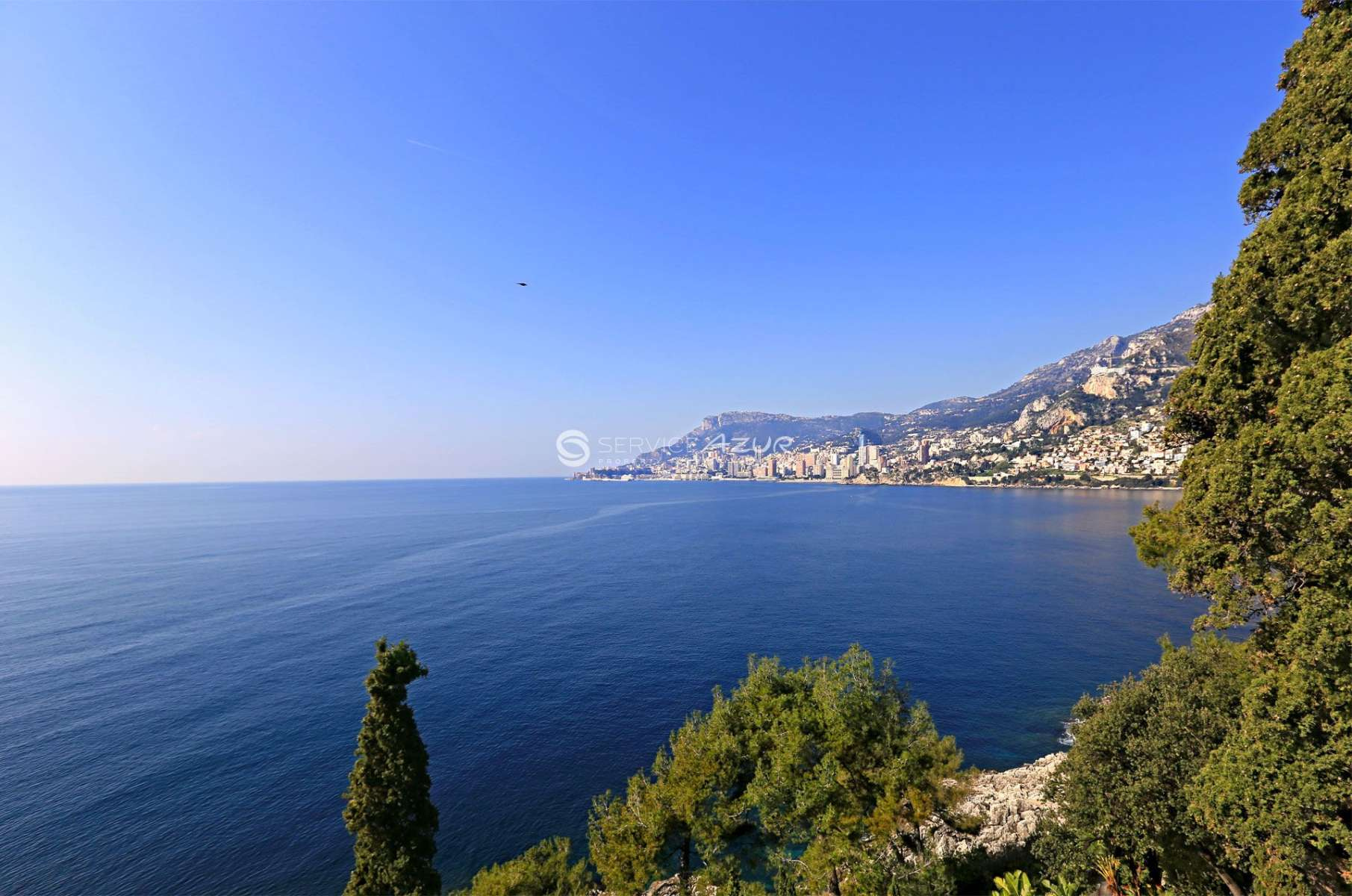Аренда виллы в Roquebrune-Cap-Martin с панорамным видом на море и Монако