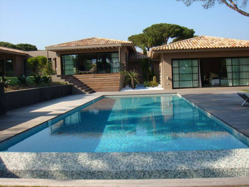 Rent luxury villa in Pampelonne area in Saint Tropez