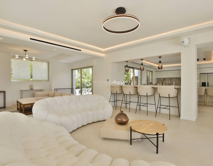 Современная вилла с видом на море в самом центре Кап д'Антиб - ref 3478