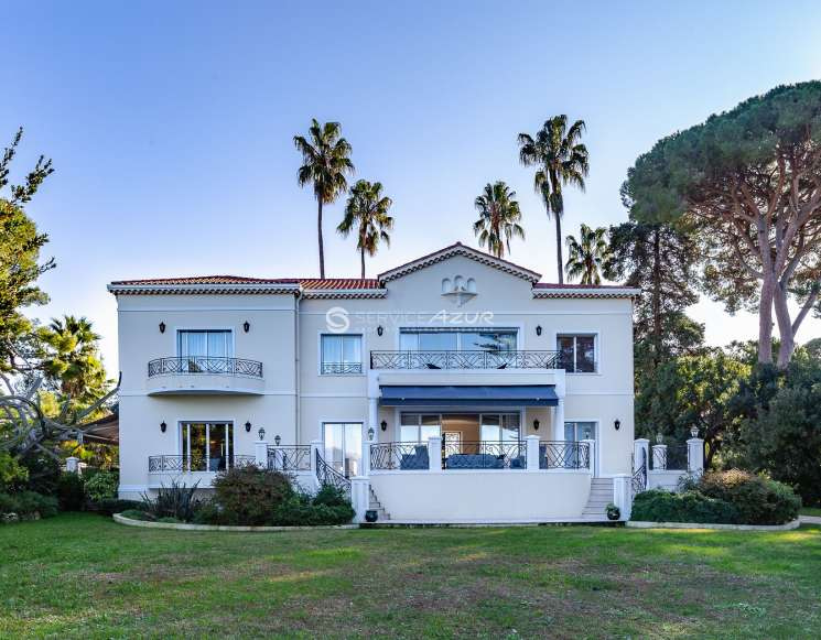 Luxury property in Cap d'Antibes few meters from the sea with pool and tennis - ref 1418
